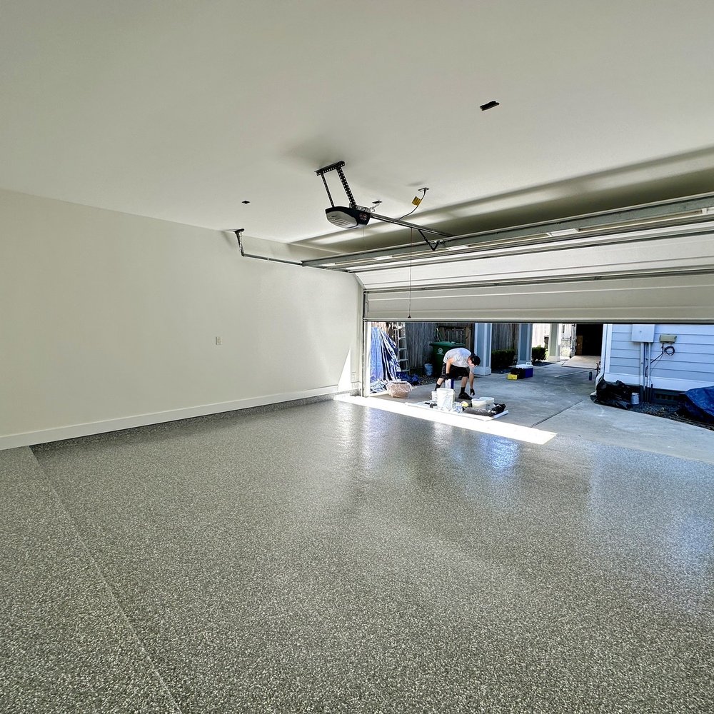 Sol époxy garage avec flakes décoratifs